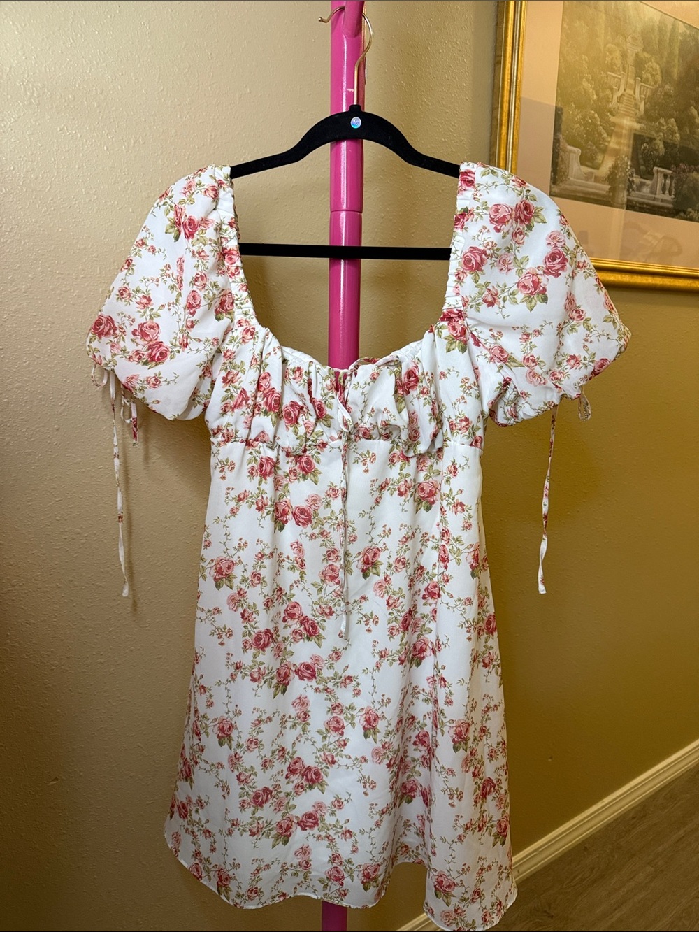 House of CB | Floral Puff-Sleeve Mini Dress in Cream and Pink - Picture 2 of 3